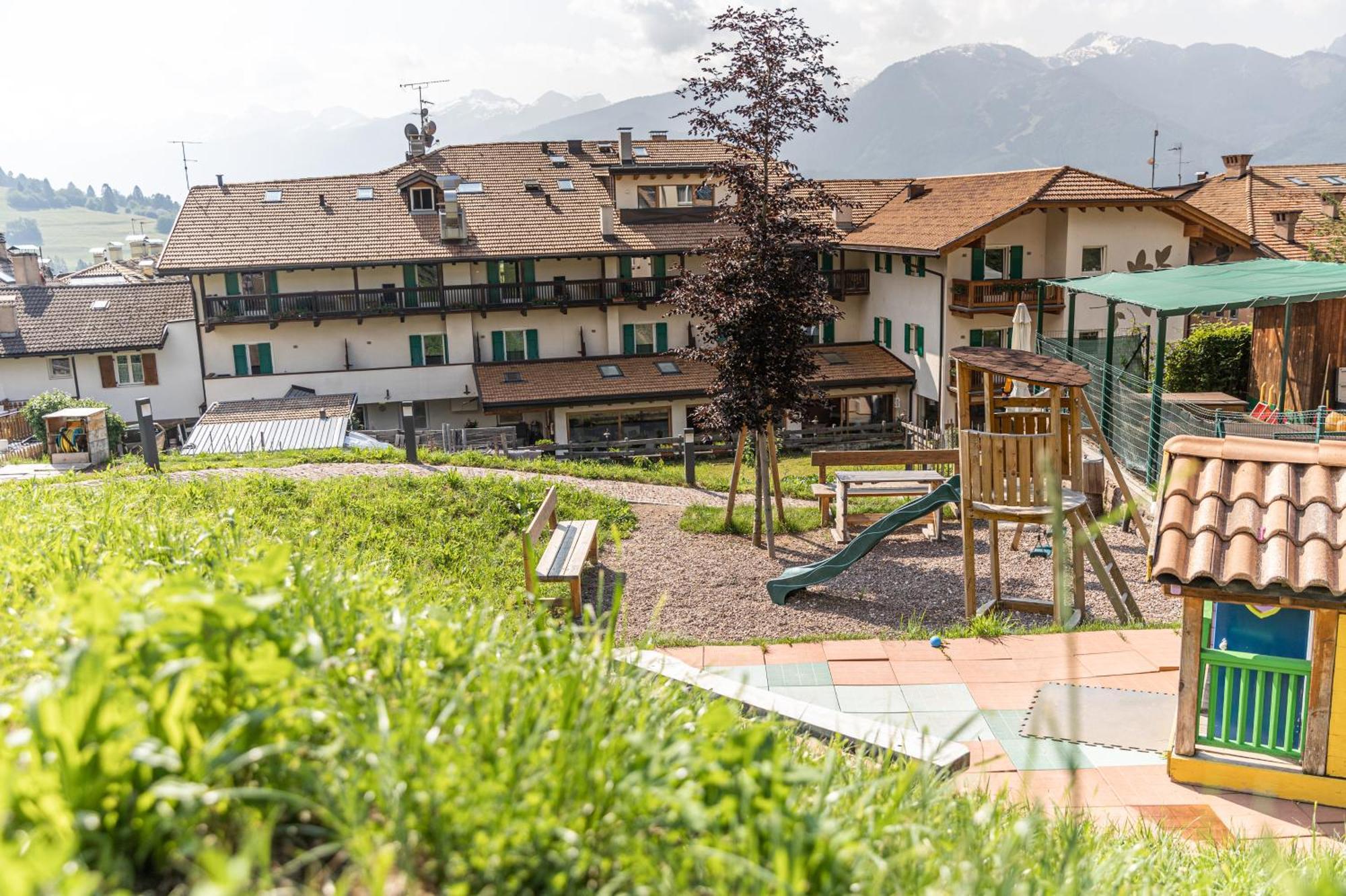 Hotel Alpino Varena Exterior foto